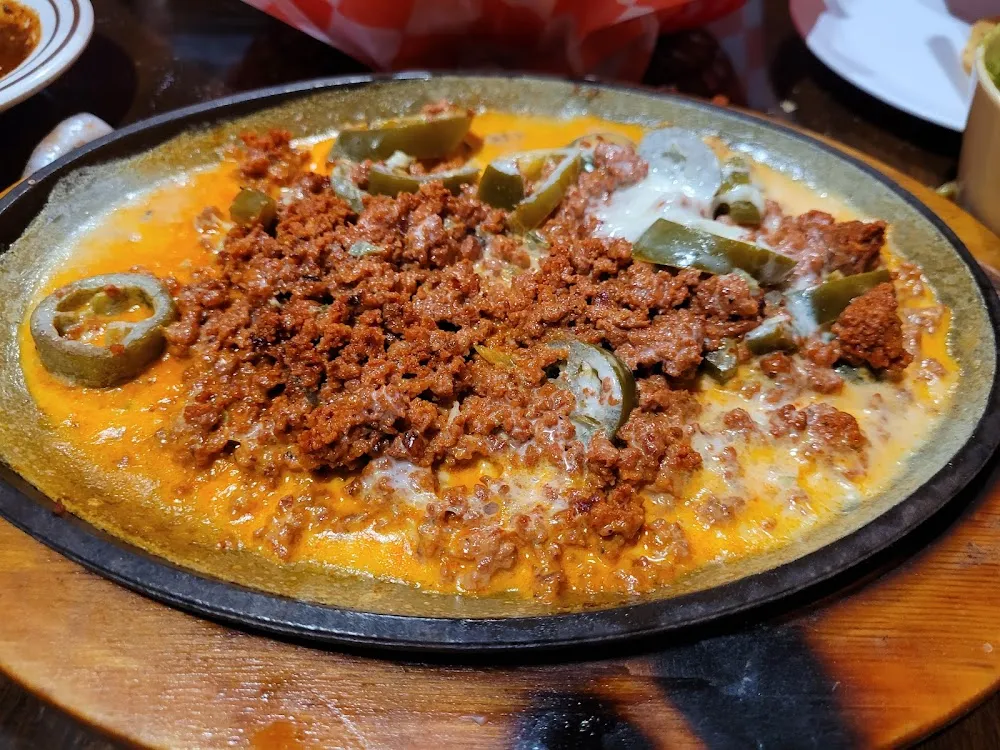 Queso Fundido Con Chorizo